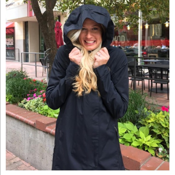 Lululemon Savasana Rain Jacket Black 